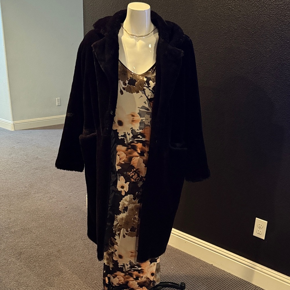 Windsor Black Robe with Floral Pattern